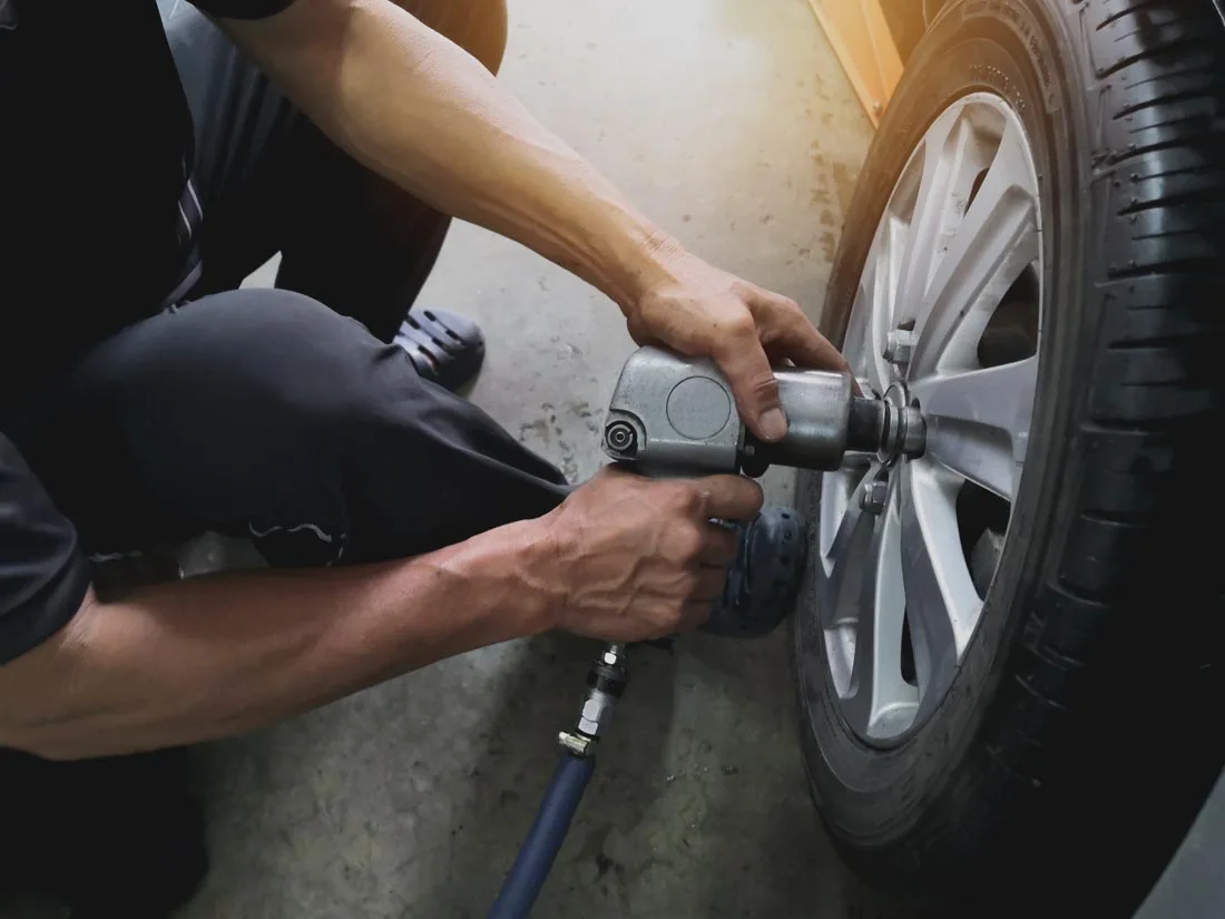 tyre dealer fitter